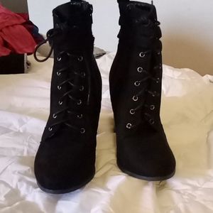 High heel boots